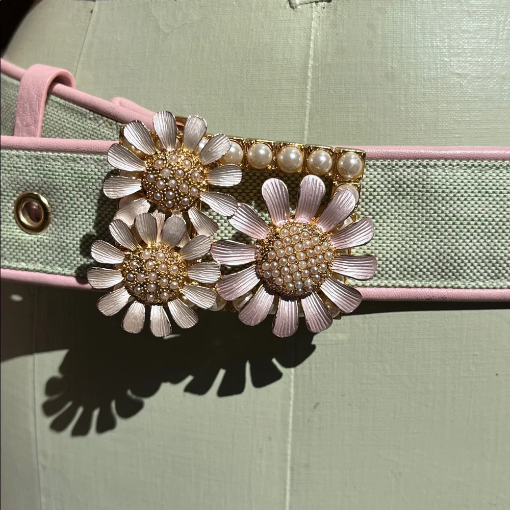 Lily Pulitzer Pastel Green & Pink Canvas Belt with Gold Floral Buckle size small - Picture 2 of 4